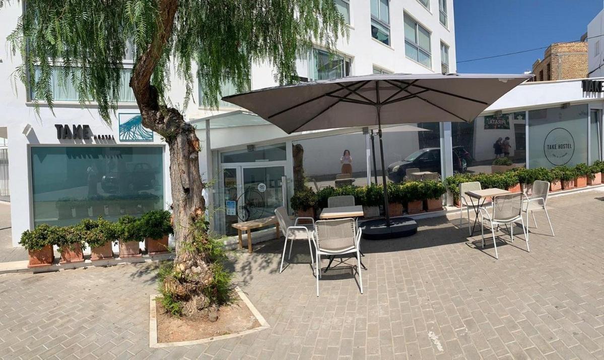 Take Surf Hostel Conil Кониль-де-ла-Фронтера Экстерьер фото